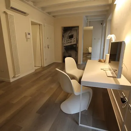 Mazzini - City Center Luxury 2* Werona