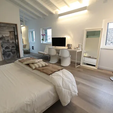 Nocleg ze śniadaniem Mazzini - City Center Luxury