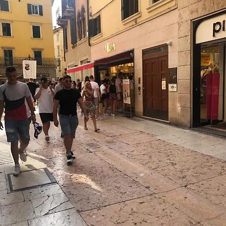Mazzini - City Center Luxury 2*