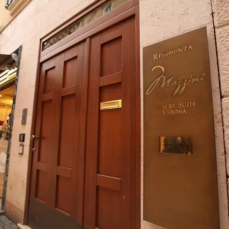 Mazzini - City Center Luxury 2* Verona